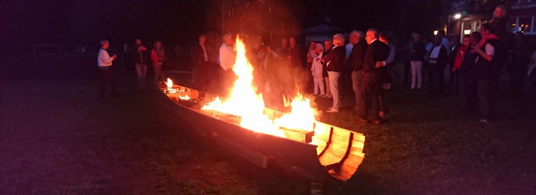 „Boot in Flammen“ beim Herbstfest