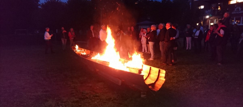 „Boot in Flammen“ beim Herbstfest