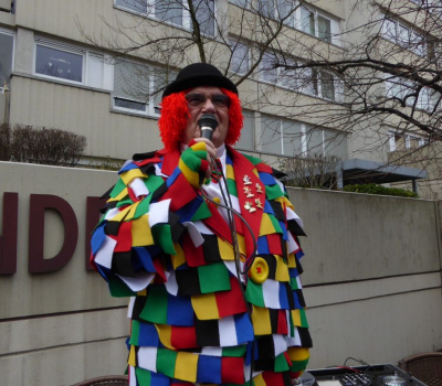 Rot-Weiß und Lappenclown – Karneval beim CfWP