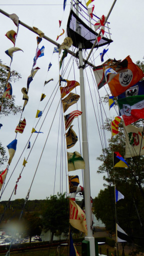 Der neue Flaggenmast